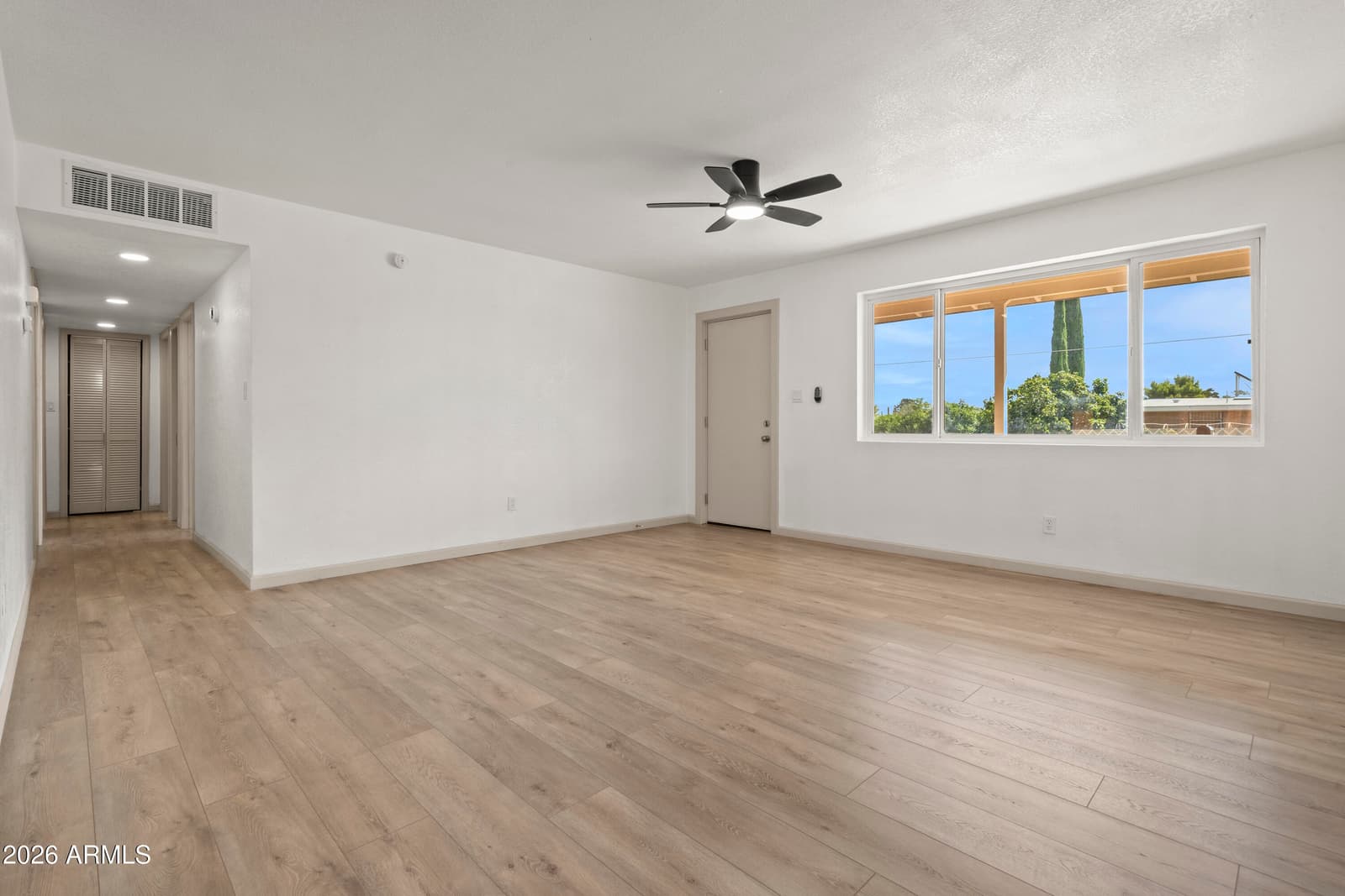 340 N Lenzner Avenue, Sierra Vista, AZ 85635 — photo 4 of 43