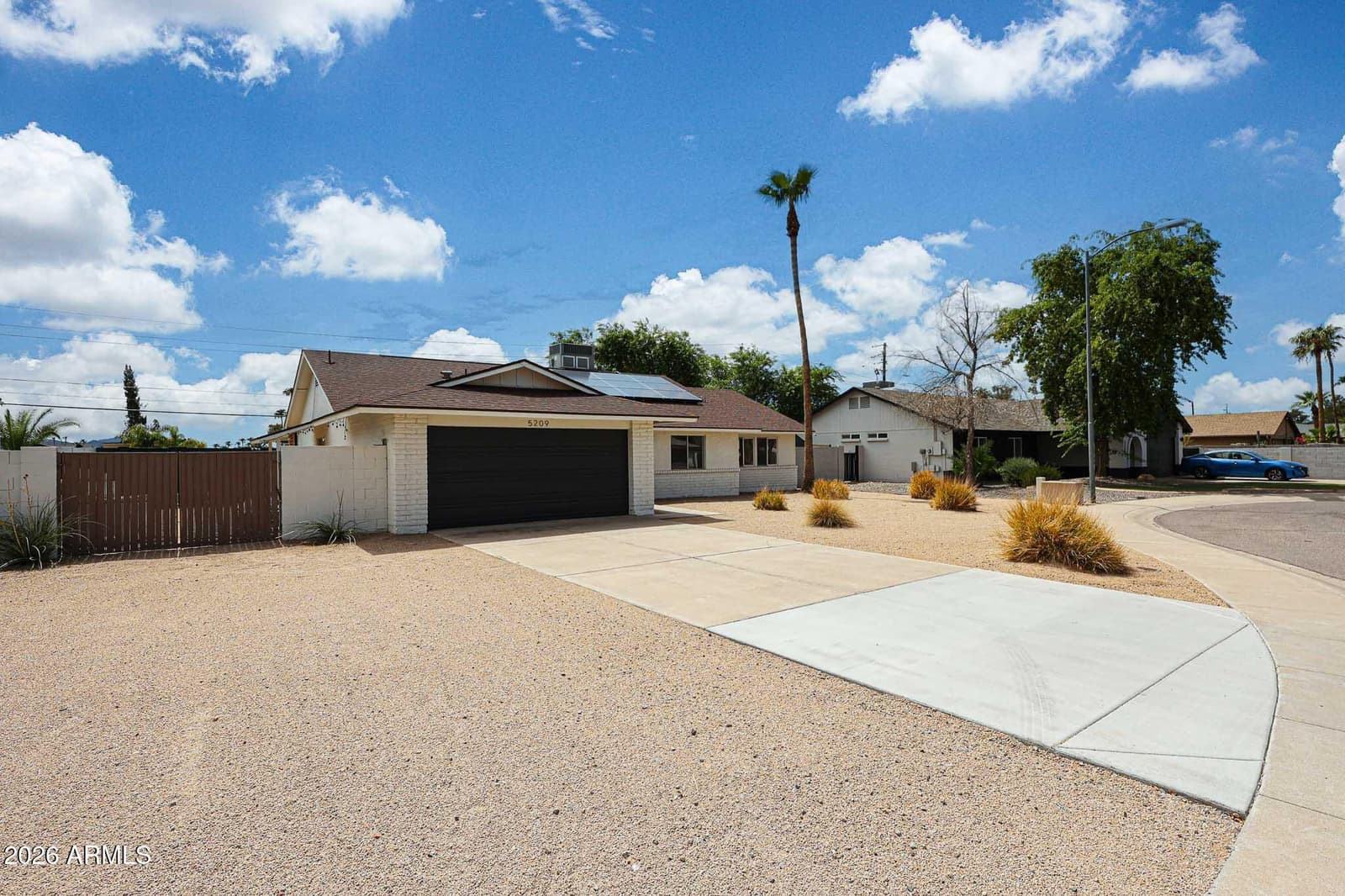 5209 E Beck Lane, Scottsdale, AZ 85254 — photo 2 of 34