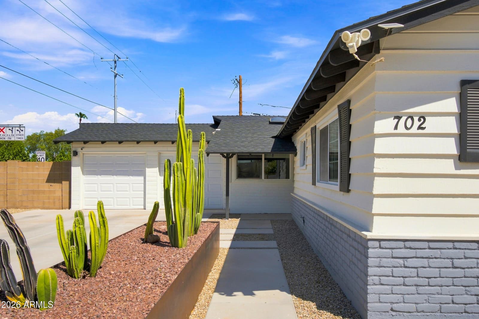 702 E Desert Park Lane, Phoenix, AZ 85020 — photo 10 of 55