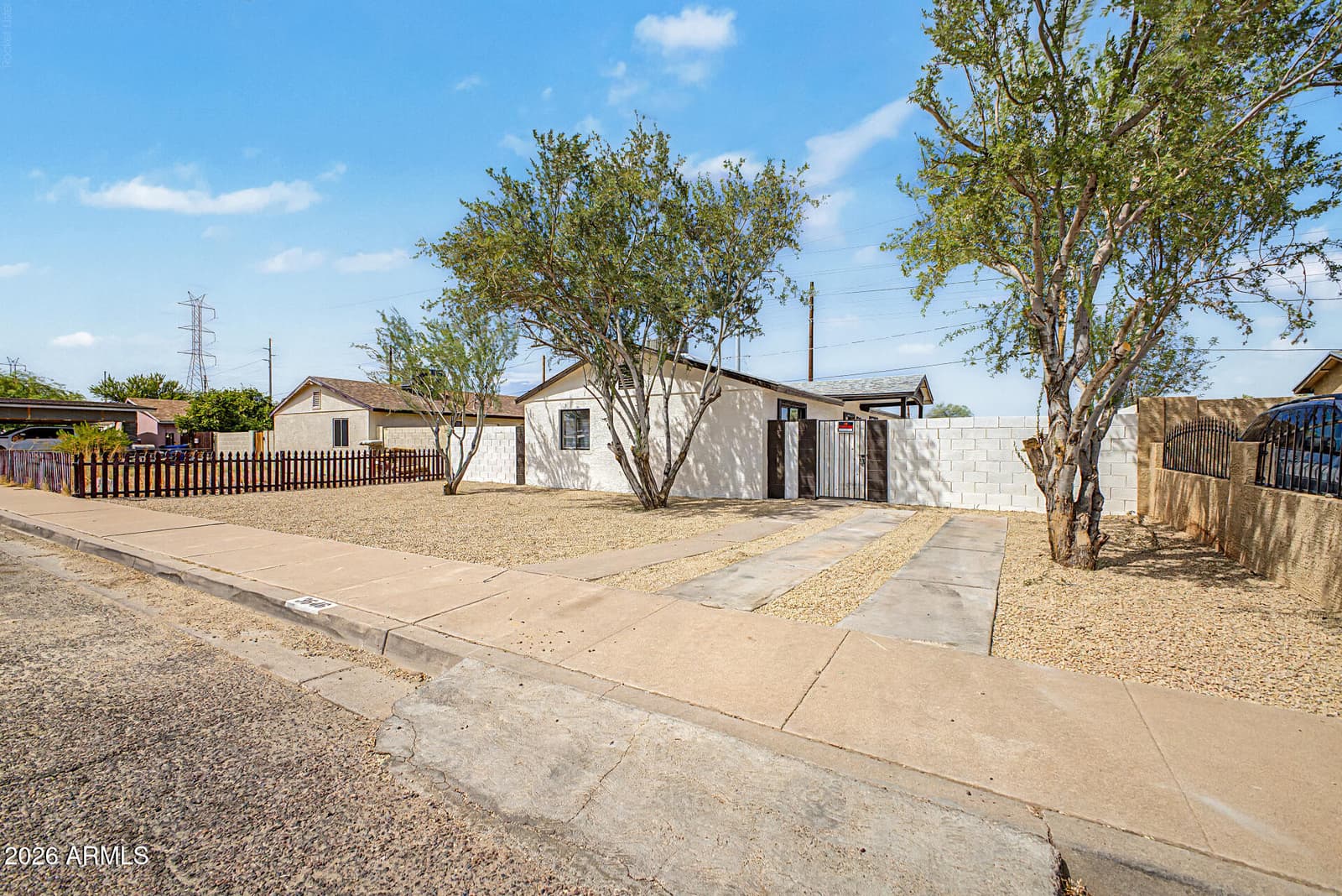 3646 W Hadley Street, Phoenix, AZ 85009 — photo 3 of 32