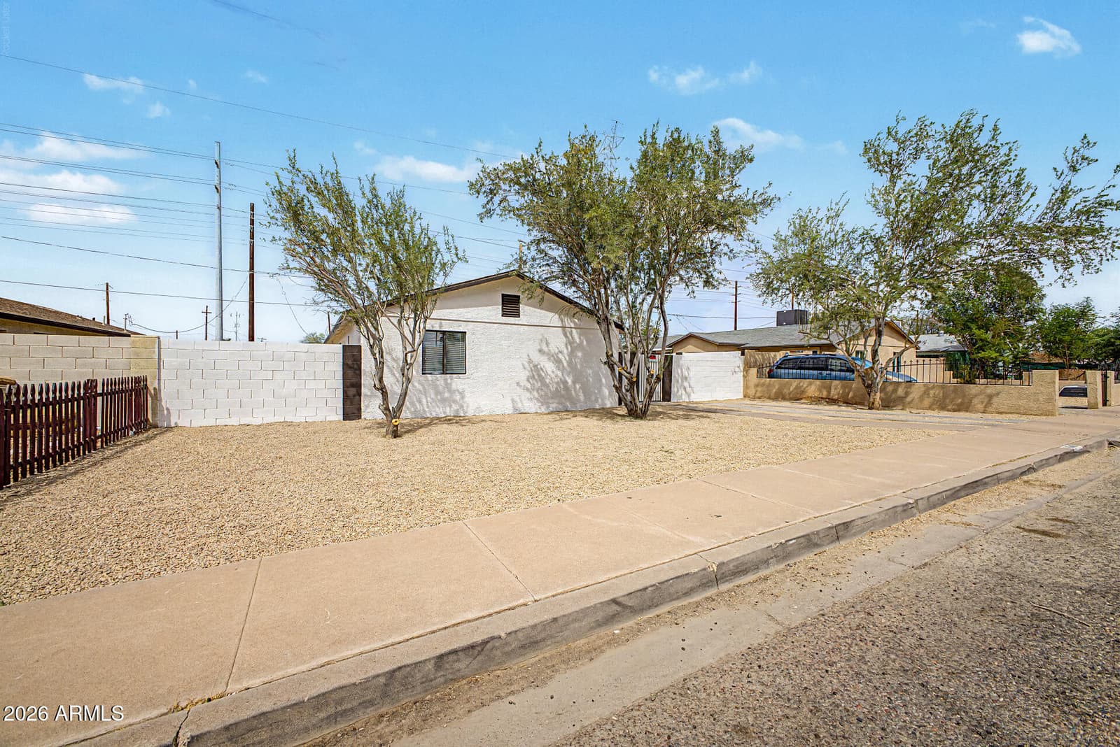 3646 W Hadley Street, Phoenix, AZ 85009 — photo 5 of 32