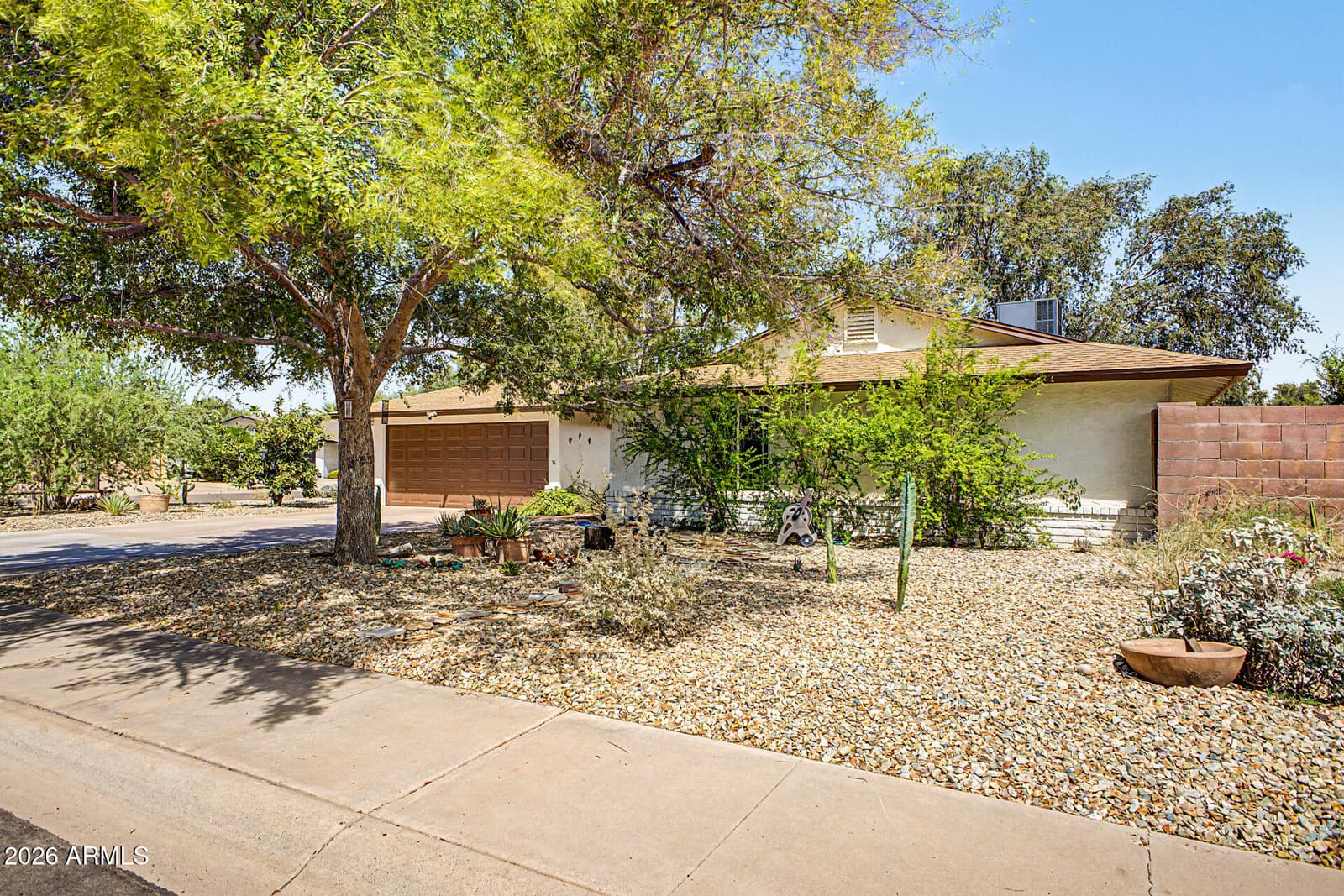 11831 N 29th Street, Phoenix, AZ 85028 — photo 4 of 37