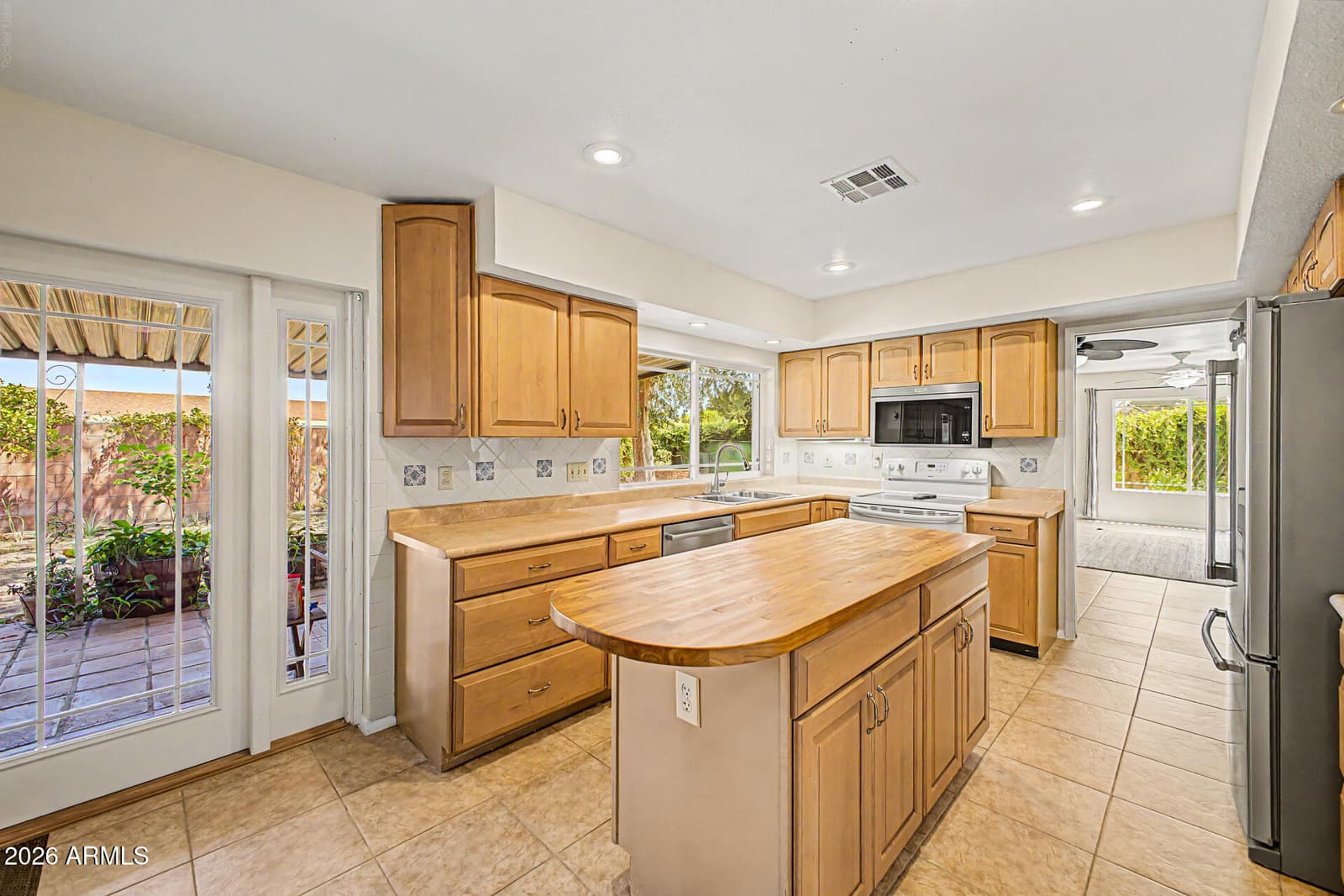 11831 N 29th Street, Phoenix, AZ 85028 — photo 9 of 37