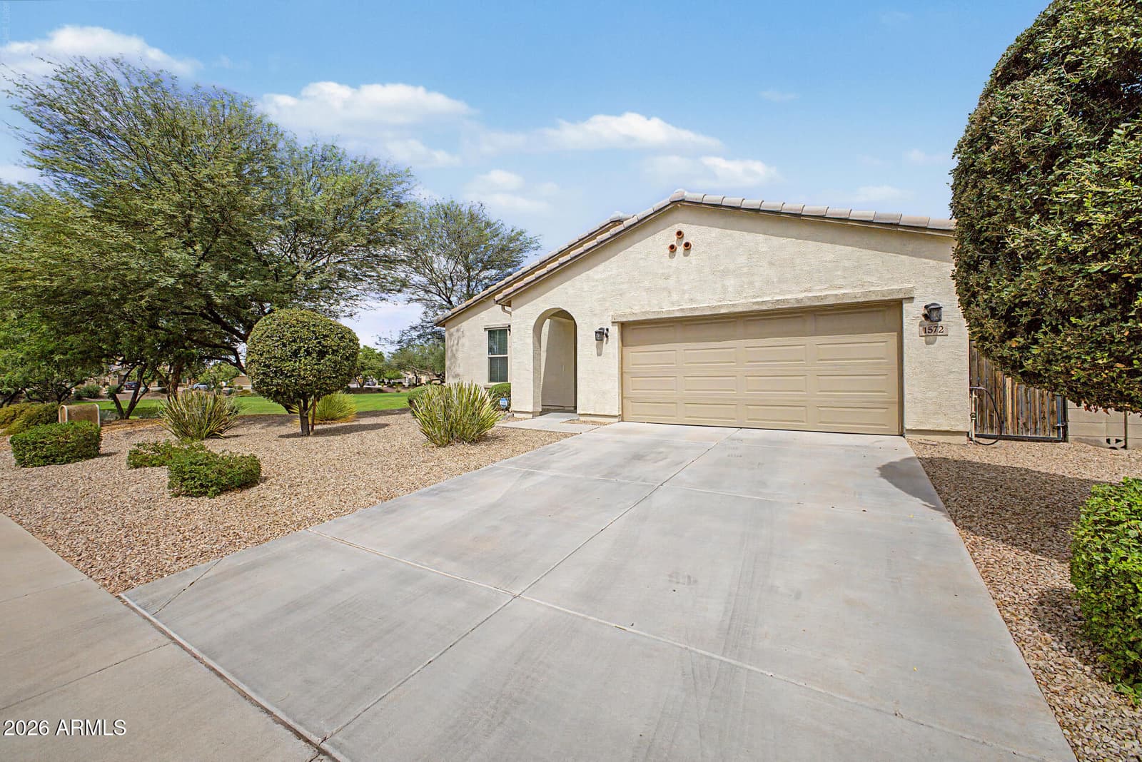 1572 E Luna Blanca Way, San Tan Valley, AZ 85140 — photo 3 of 48