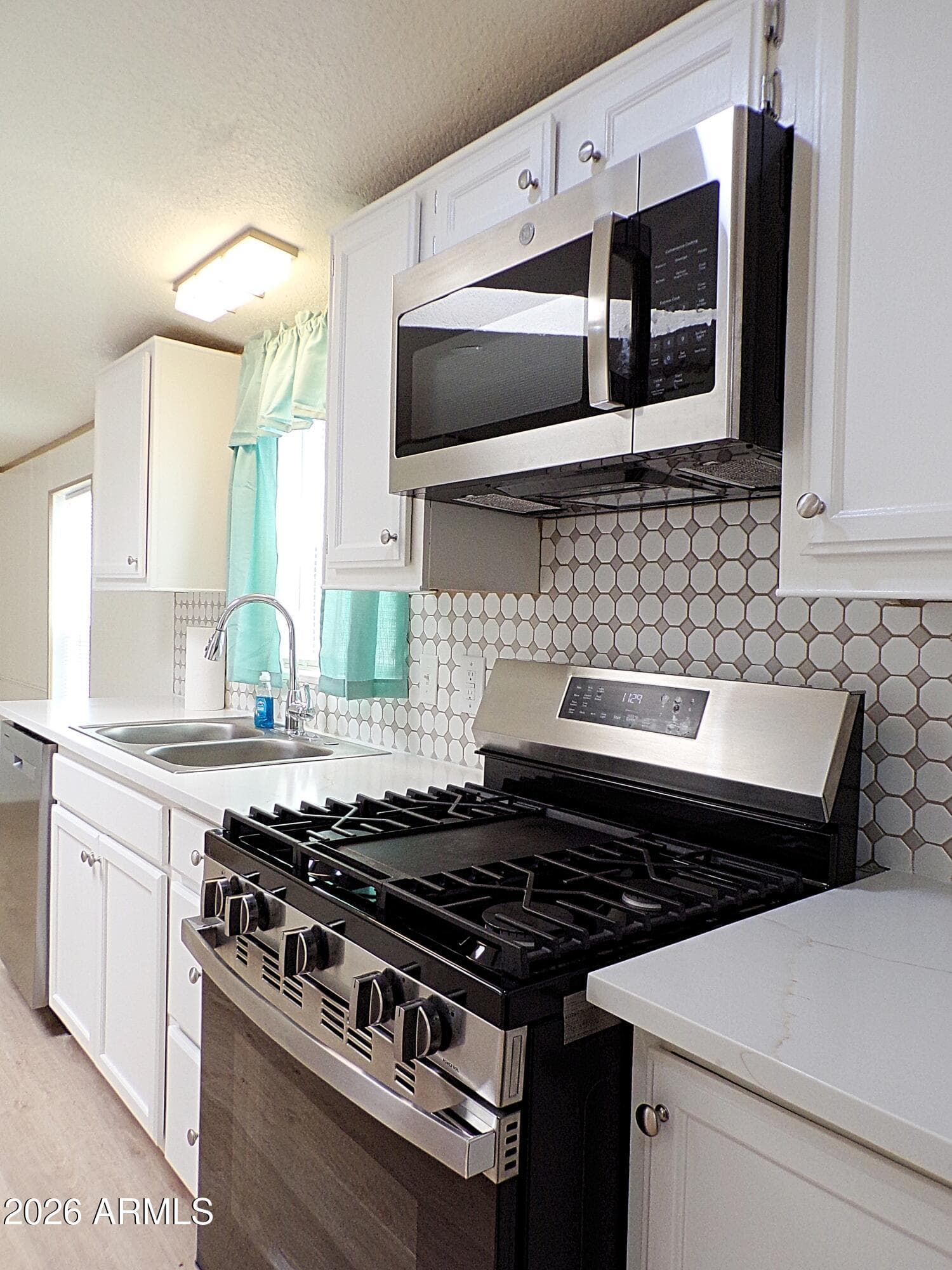 590 E Camino De Tundra, Huachuca City, AZ 85616 — photo 13 of 49