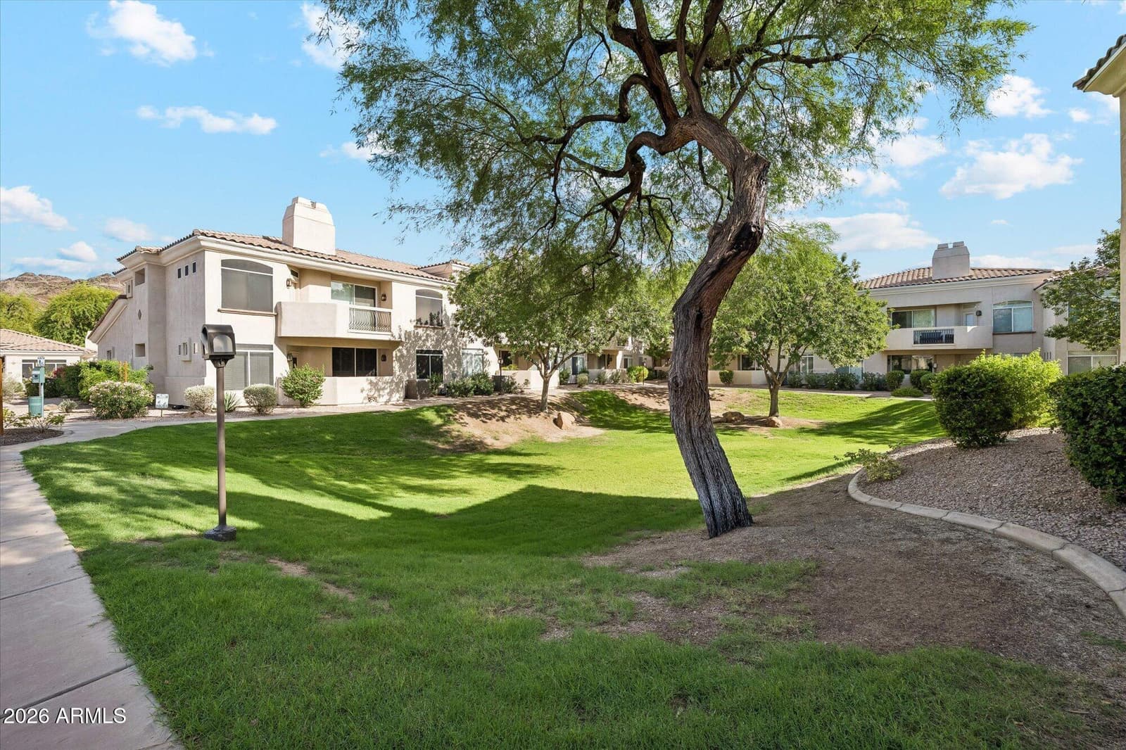 1747 E Northern Avenue 216, Phoenix, AZ 85020 — photo 1 of 29