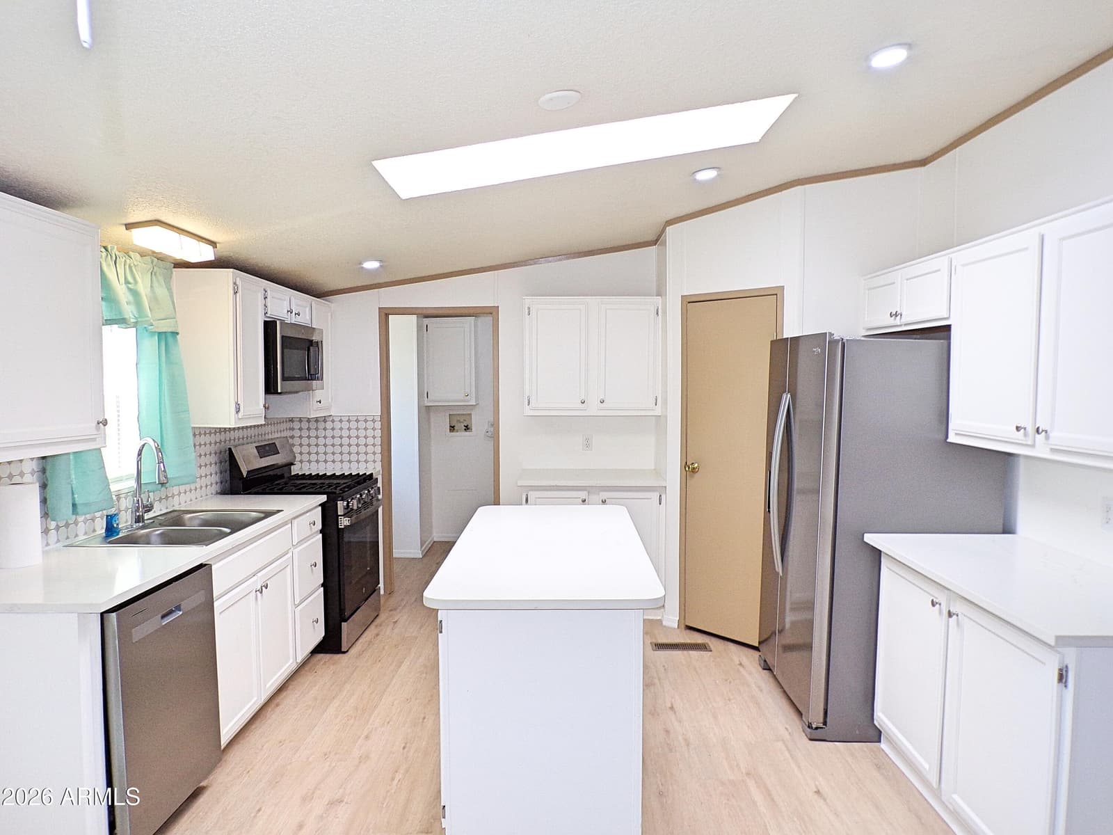 590 E Camino De Tundra, Huachuca City, AZ 85616 — photo 11 of 49