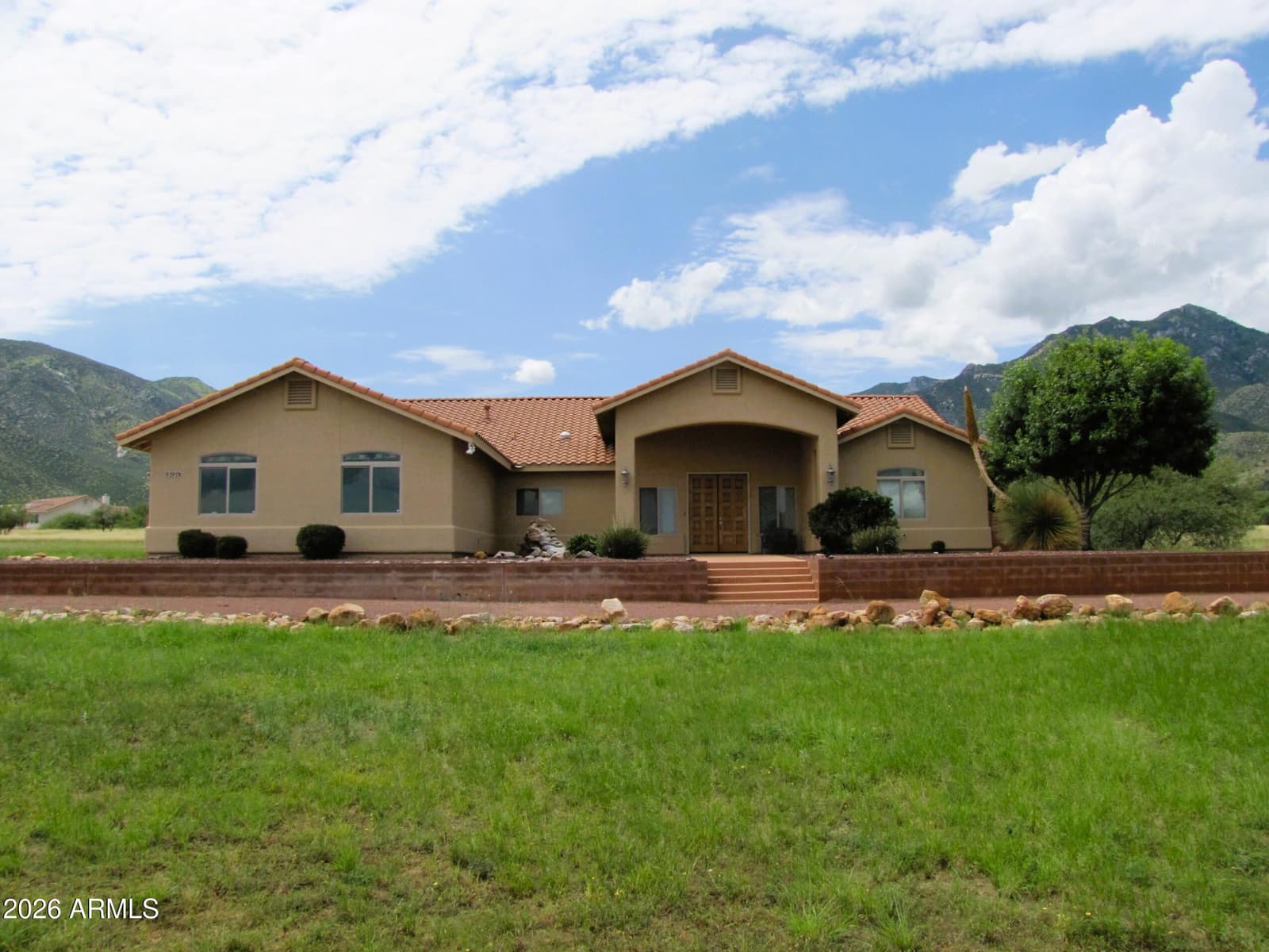 9292 S Lippizan Place, Hereford, AZ 85615 — photo 1 of 75