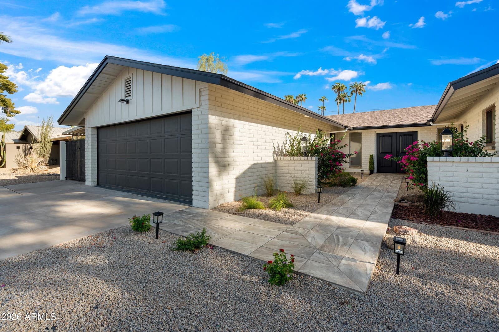 709 E Royal Palm Road, Phoenix, AZ 85020 — photo 8 of 41
