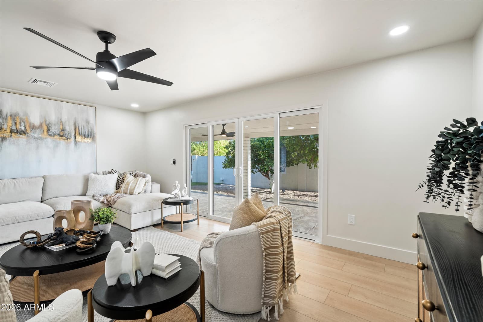 709 E Royal Palm Road, Phoenix, AZ 85020 — photo 11 of 41