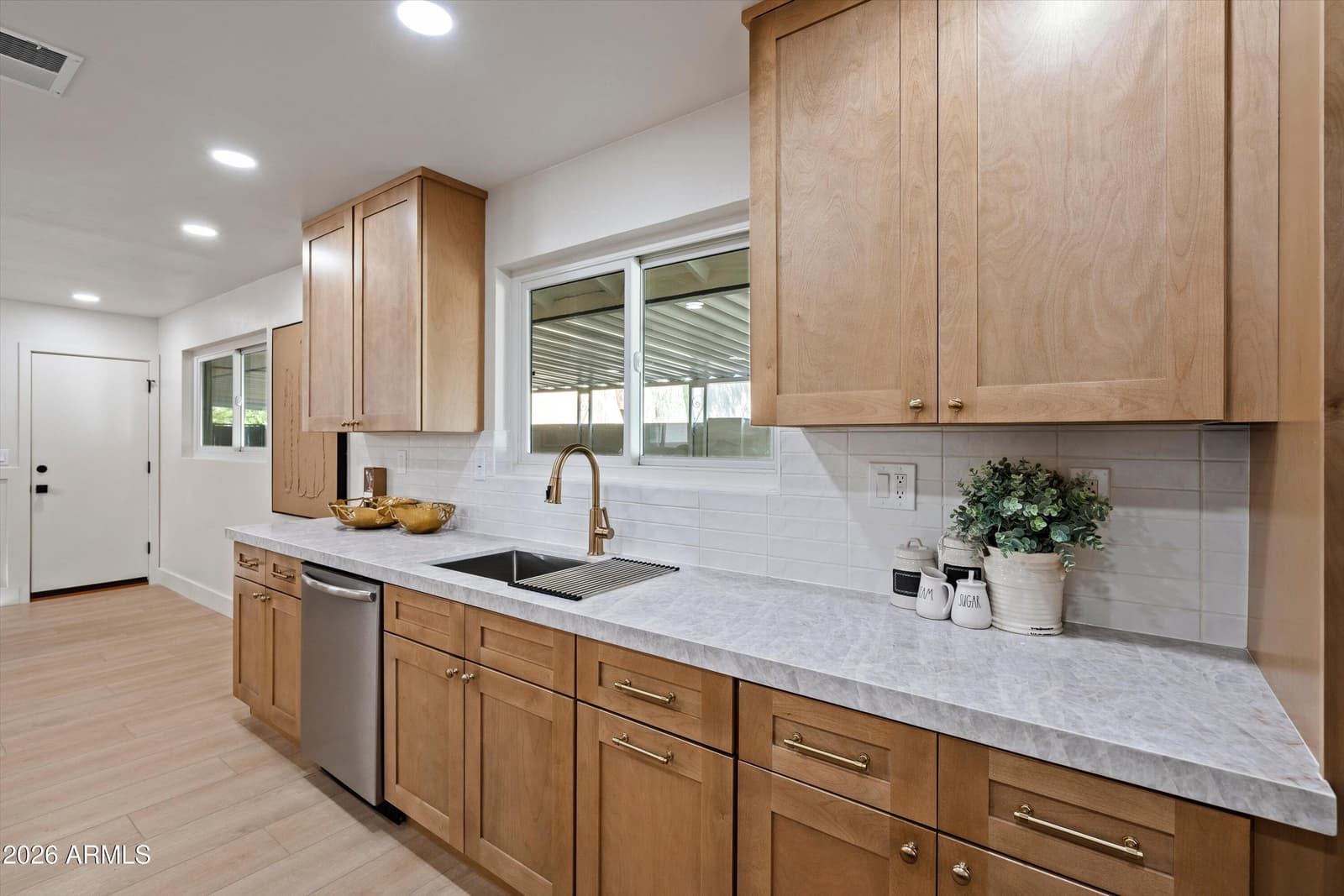 709 E Royal Palm Road, Phoenix, AZ 85020 — photo 18 of 41
