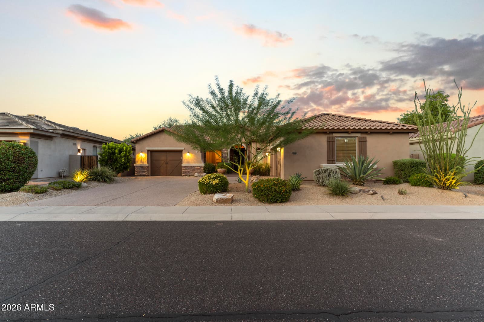 3948 E Parkside Lane, Phoenix, AZ 85050 — photo 2 of 60