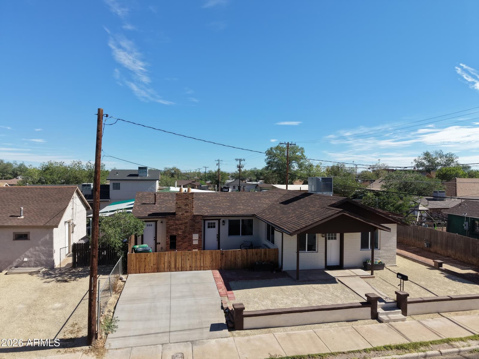 108 E Oak Street, Winslow, AZ 86047 — photo 6 of 47