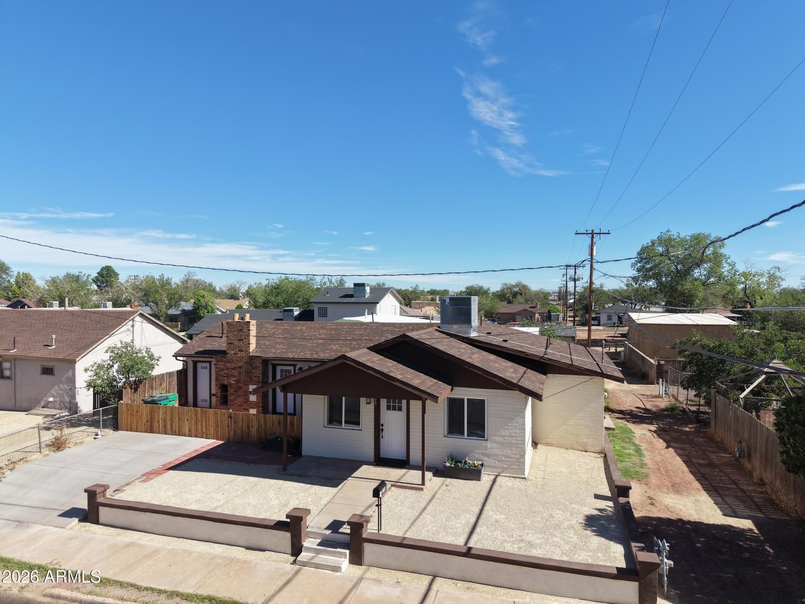 108 E Oak Street, Winslow, AZ 86047 — photo 8 of 47