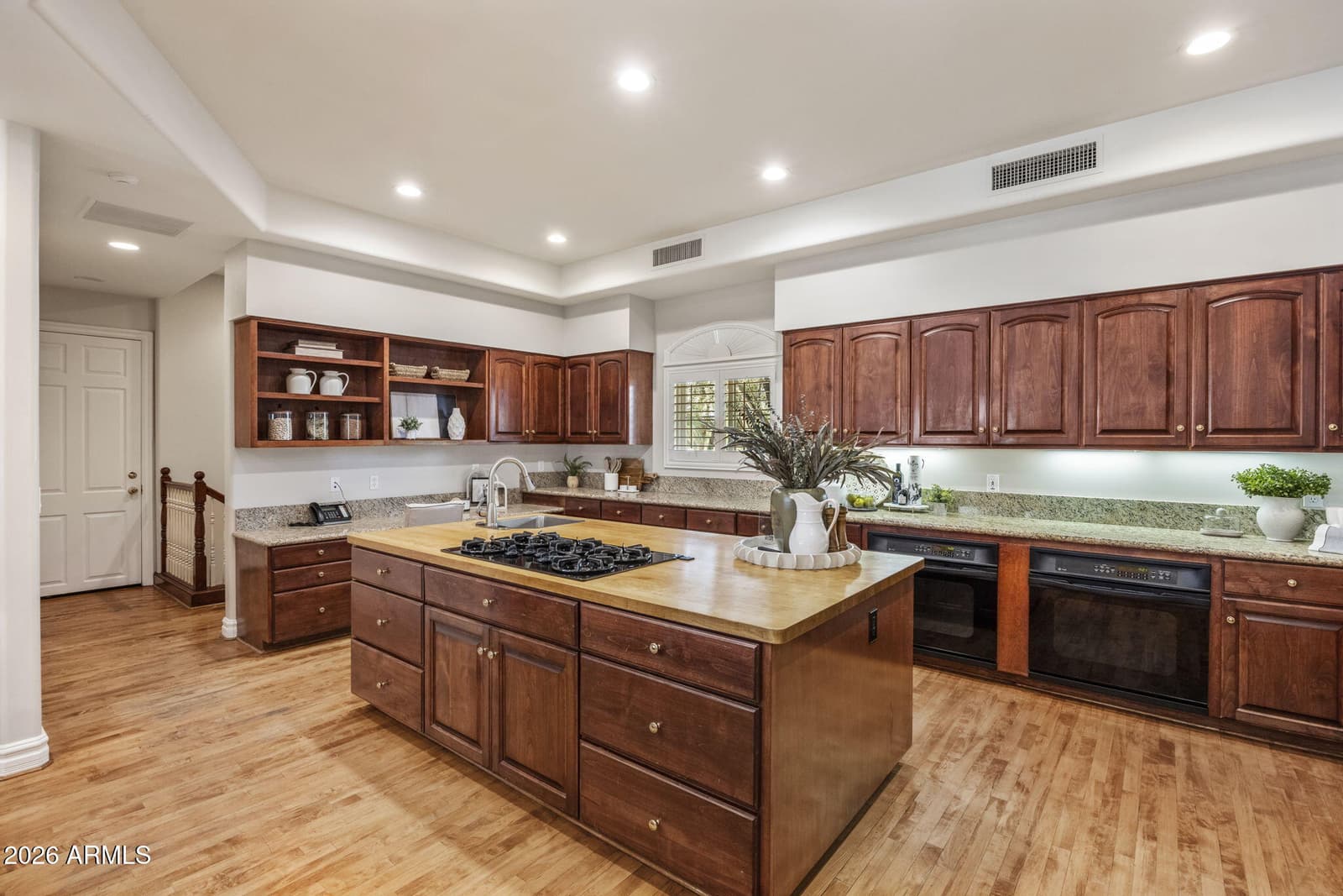 1431 W Caribbean Lane, Phoenix, AZ 85023 — photo 12 of 46