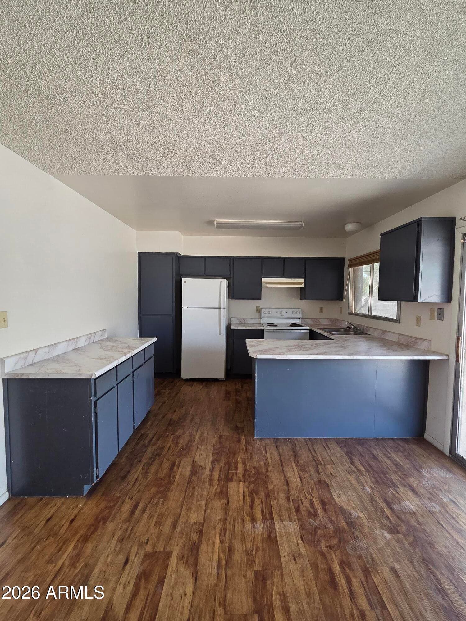 3740 W Redfield Road, Phoenix, AZ 85053 — photo 4 of 15