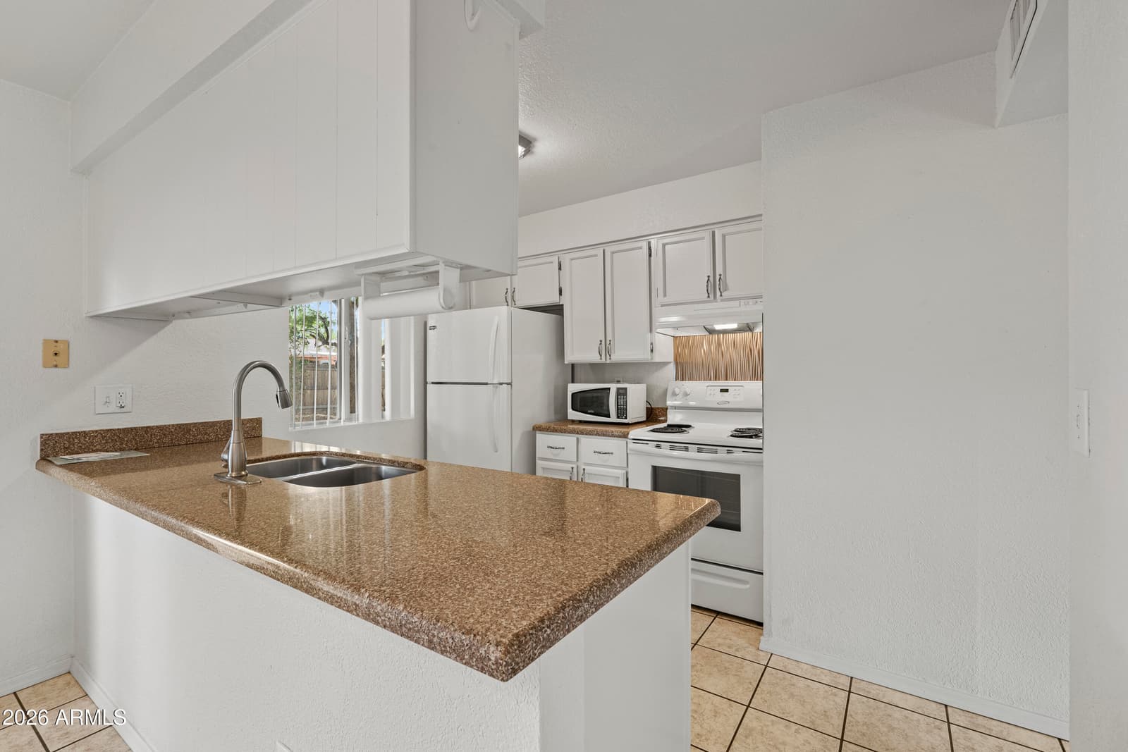 5171 E Evergreen Drive, Sierra Vista, AZ 85635 — photo 10 of 47
