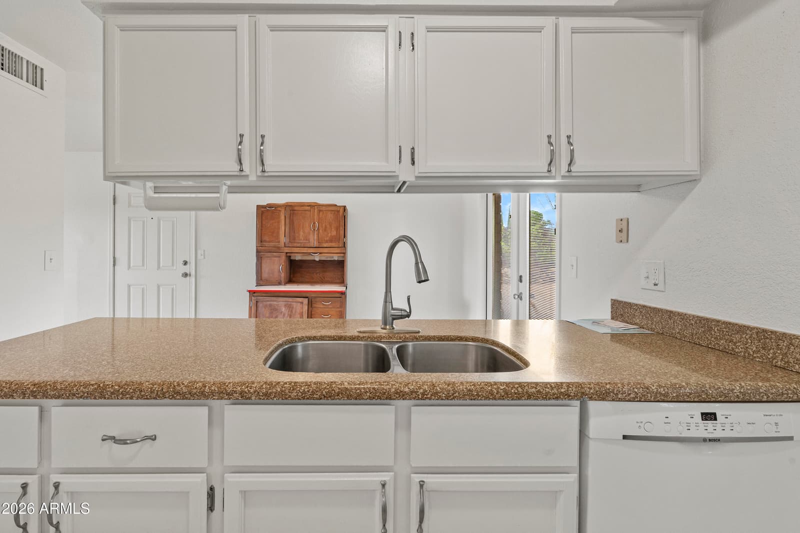 5171 E Evergreen Drive, Sierra Vista, AZ 85635 — photo 15 of 47