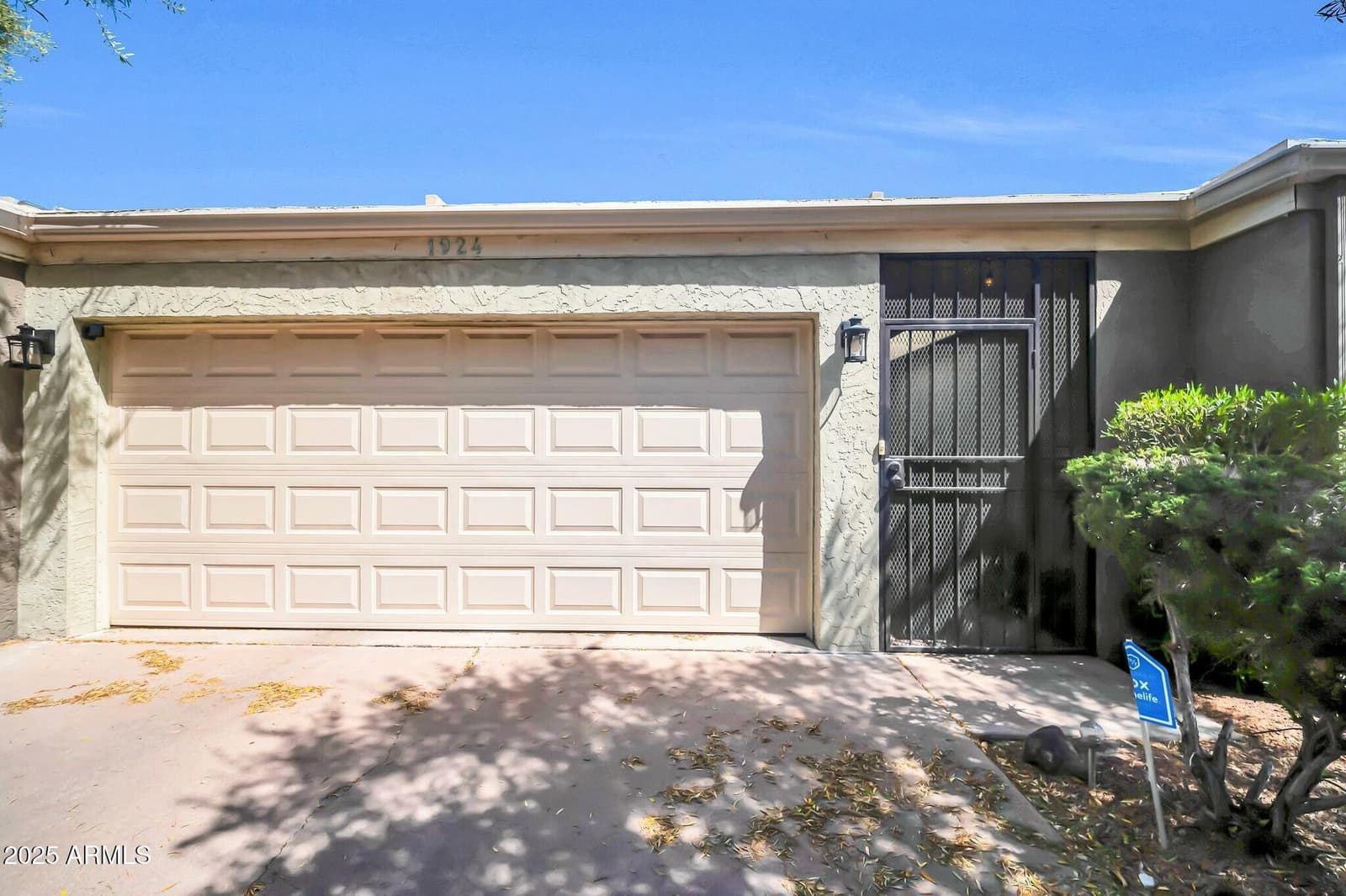 1924 W Belmont Avenue, Phoenix, AZ 85021 — photo 2 of 35