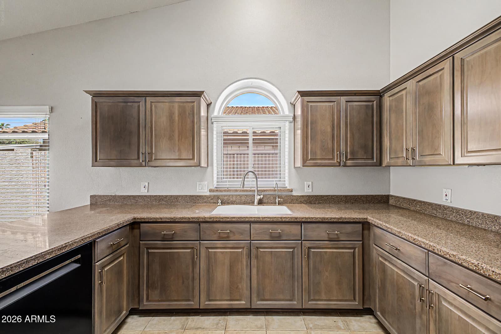19020 N 73rd Lane, Glendale, AZ 85308 — photo 10 of 30