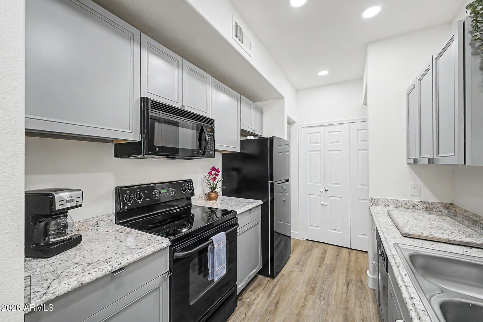9820 N Central Avenue 120, Phoenix, AZ 85020 — photo 8 of 48