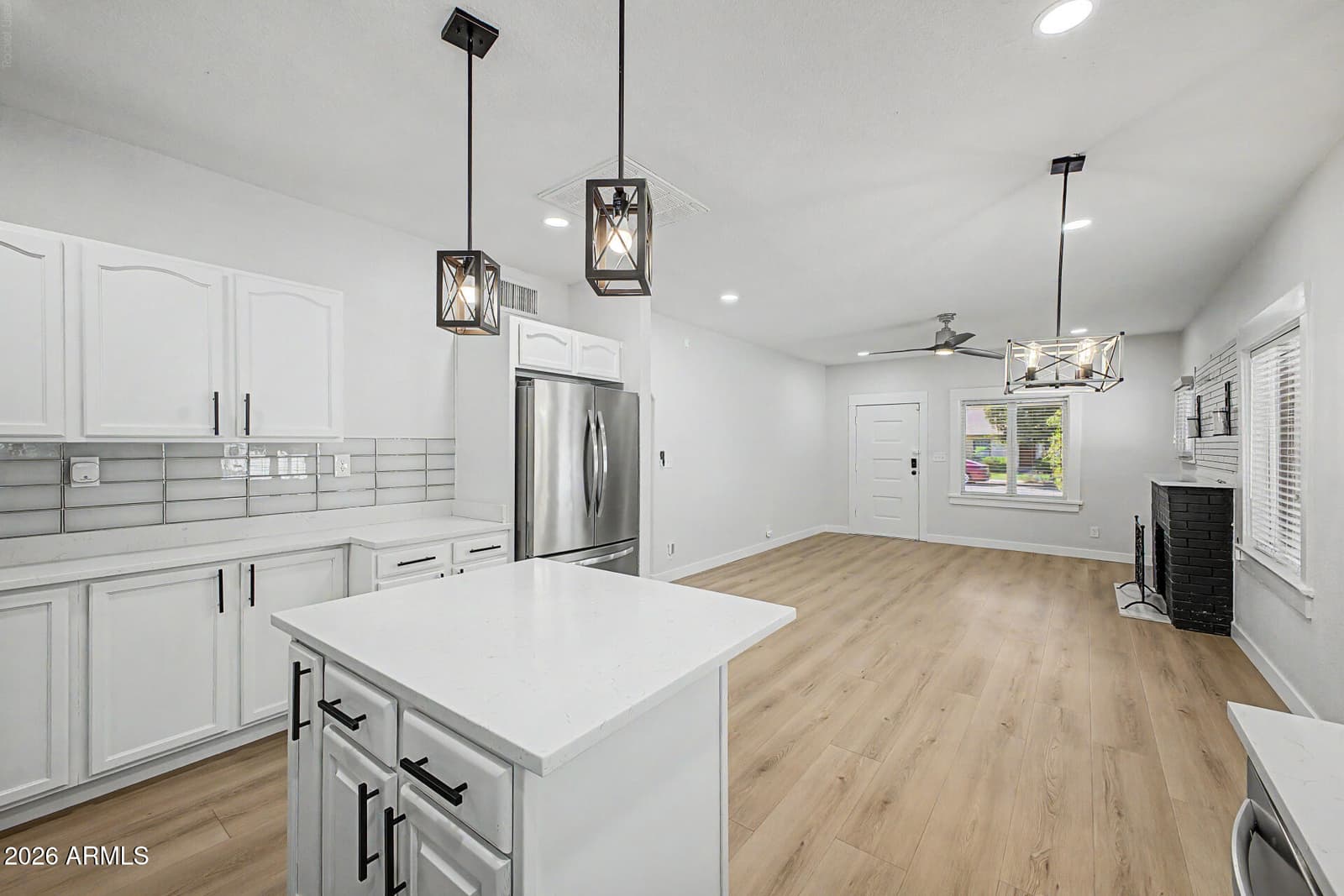 2037 N Mitchell Street, Phoenix, AZ 85006 — photo 12 of 51