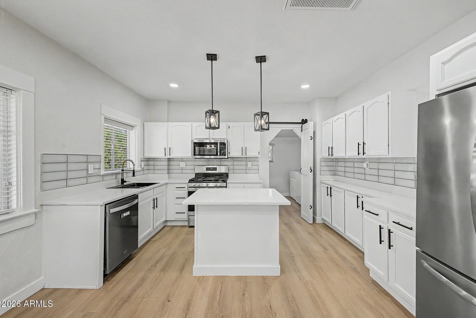 2037 N Mitchell Street, Phoenix, AZ 85006 — photo 2 of 51