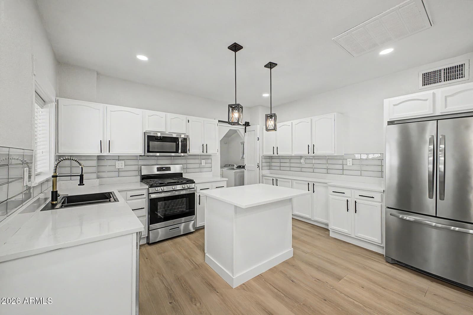2037 N Mitchell Street, Phoenix, AZ 85006 — photo 10 of 51
