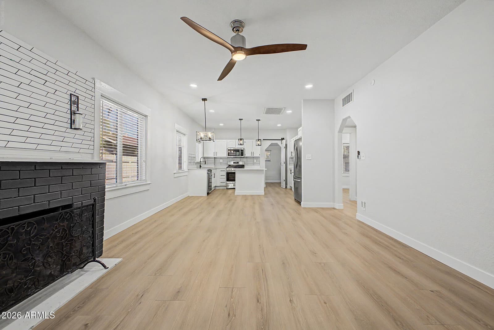 2037 N Mitchell Street, Phoenix, AZ 85006 — photo 7 of 51