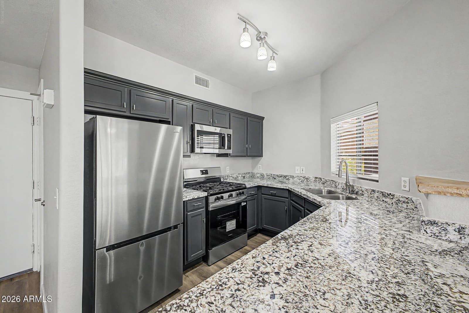 4038 E Melinda Lane, Phoenix, AZ 85050 — photo 12 of 31