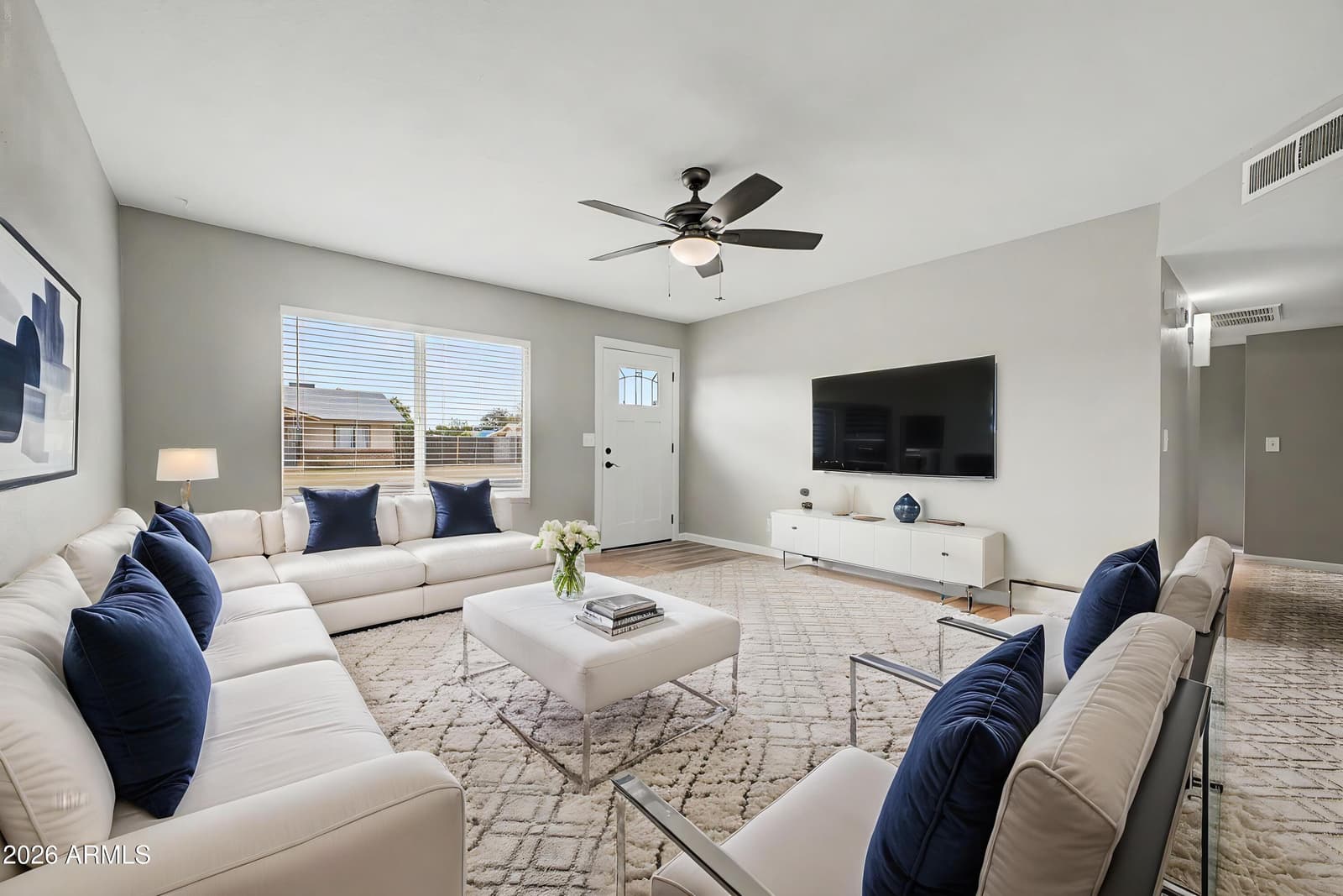 2724 E Holmes Avenue, Mesa, AZ 85204 — photo 5 of 29