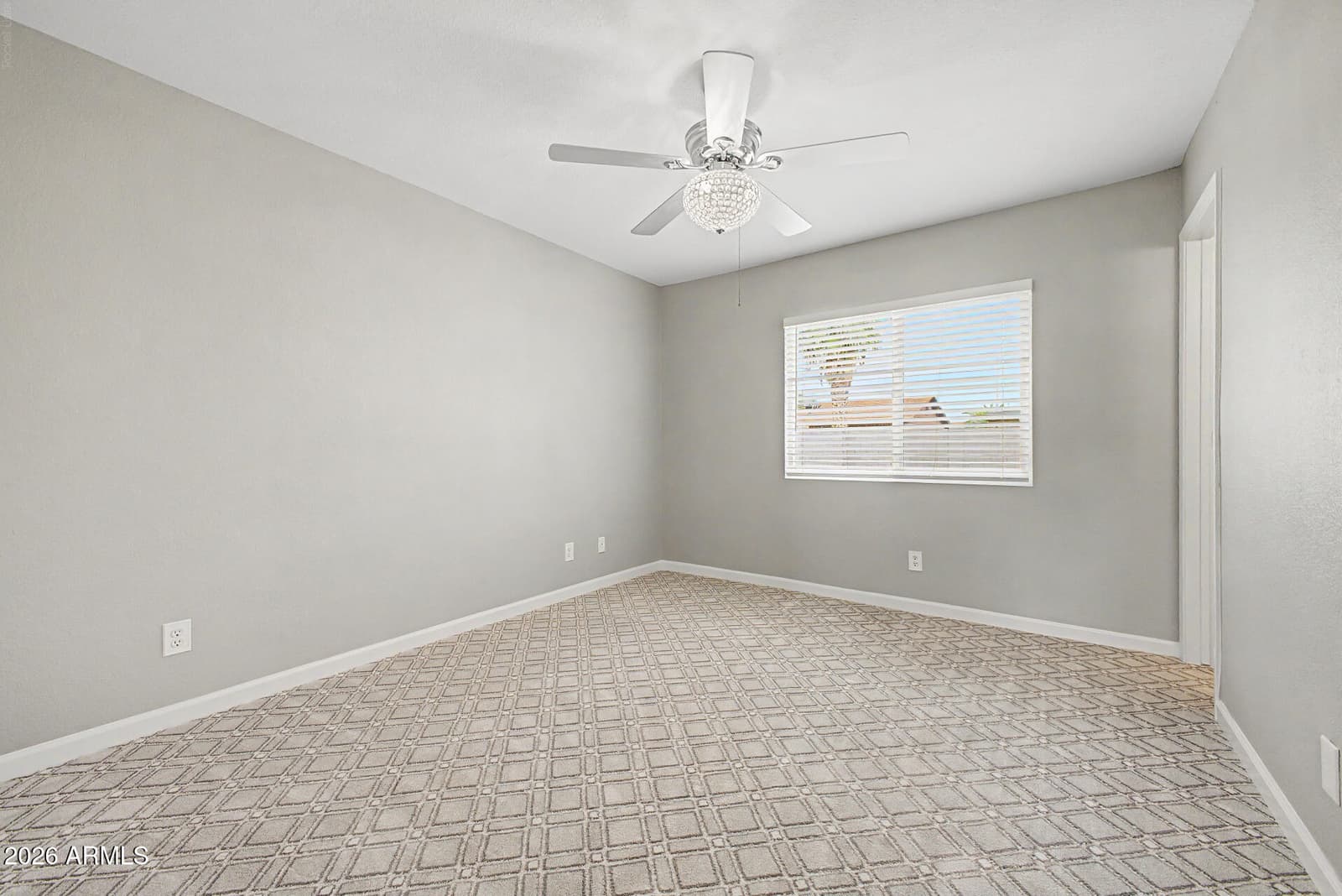 2724 E Holmes Avenue, Mesa, AZ 85204 — photo 8 of 29