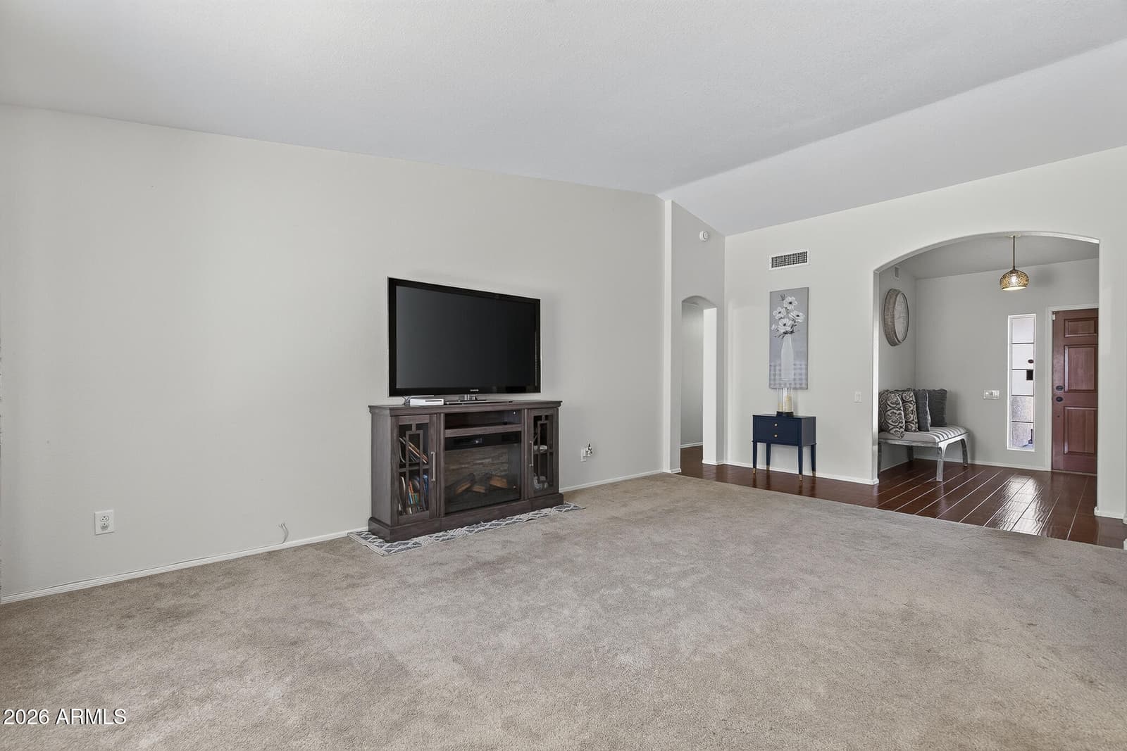 3319 E Rosemonte Drive, Phoenix, AZ 85050 — photo 4 of 34