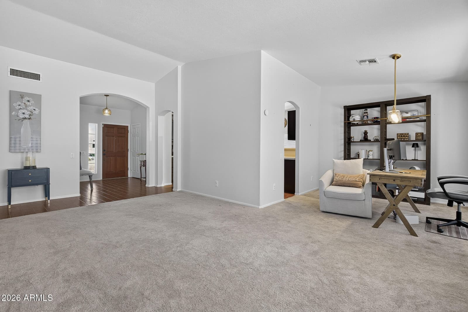 3319 E Rosemonte Drive, Phoenix, AZ 85050 — photo 5 of 34