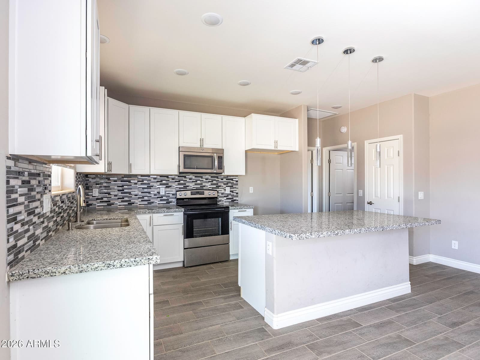 14613 S Vera Cruz Road, Arizona City, AZ 85123 — photo 14 of 33