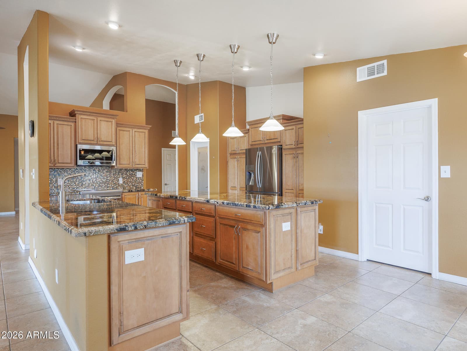 2081 N Pebble Beach Drive, Casa Grande, AZ 85122 — photo 12 of 63