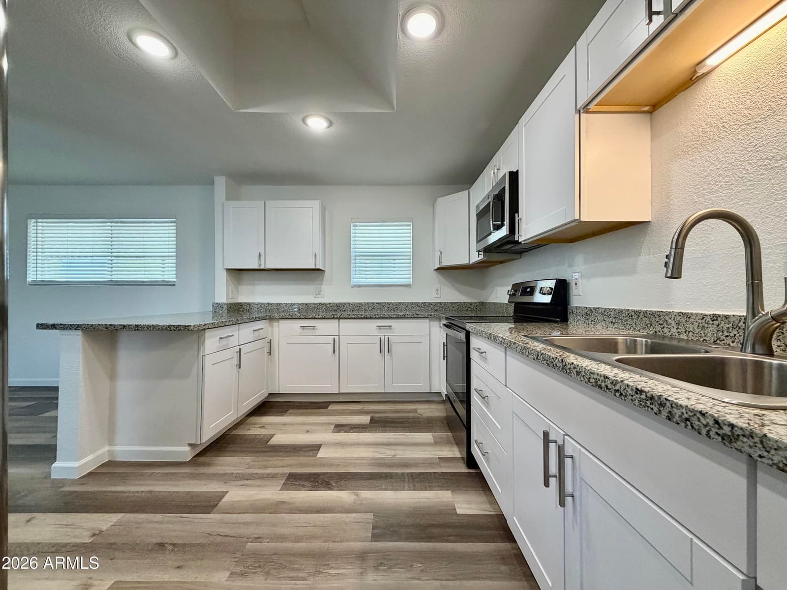 3108 W Rose Lane, Phoenix, AZ 85017 — photo 7 of 36