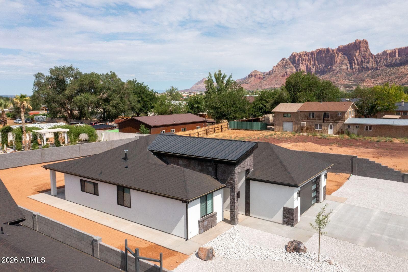 275 S Barlow St Street, Colorado City, AZ 86021 — photo 4 of 40