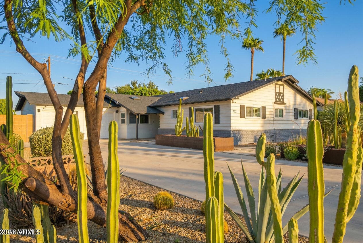 702 E Desert Park Lane, Phoenix, AZ 85020 — photo 49 of 55