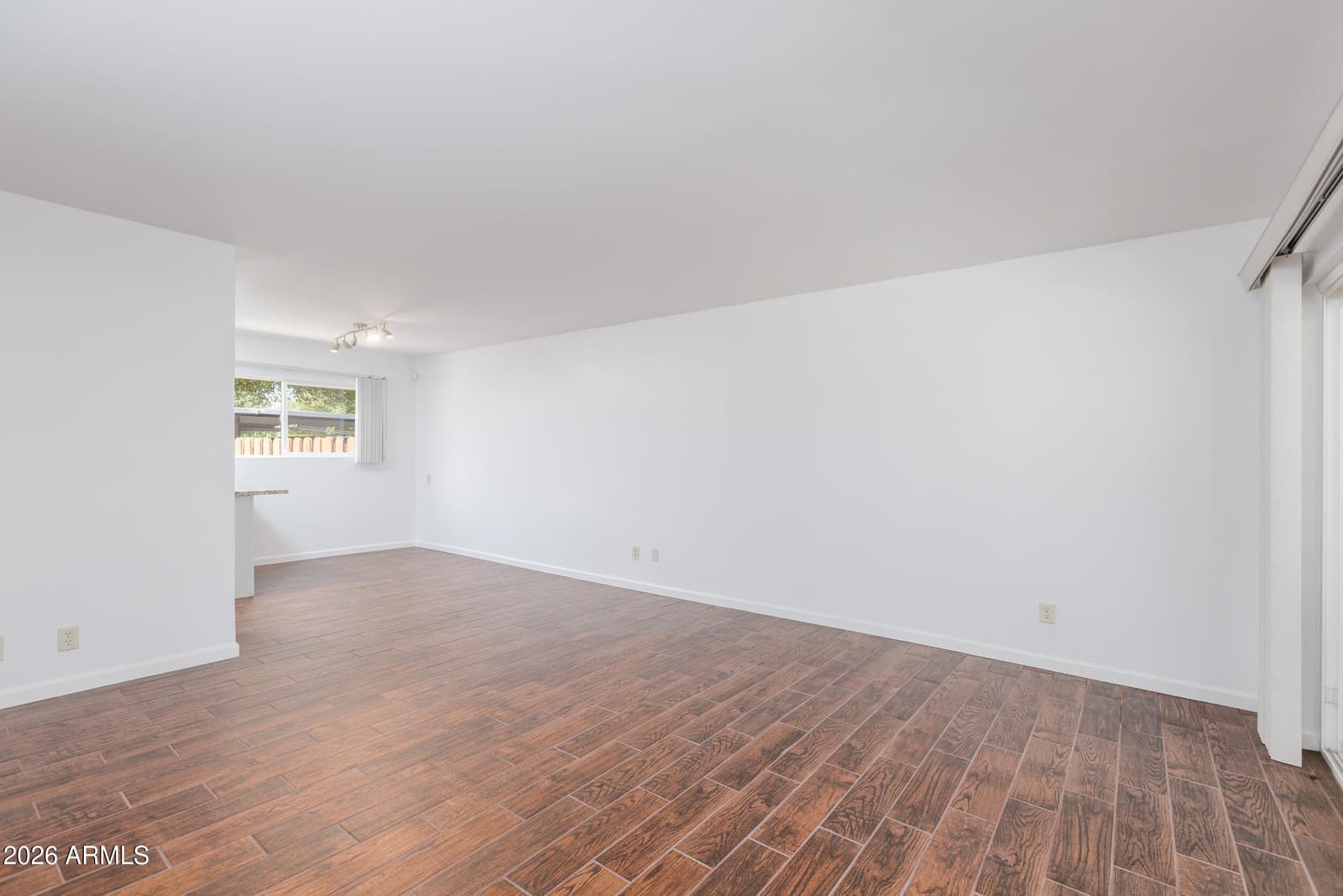5550 N 12th Street 8, Phoenix, AZ 85014 — photo 4 of 25
