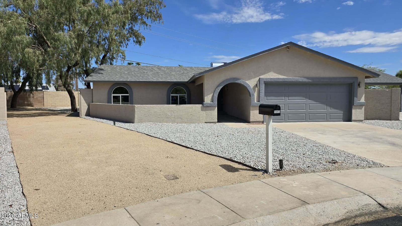 16853 N 39th Drive, Phoenix, AZ 85053 — photo 2 of 20
