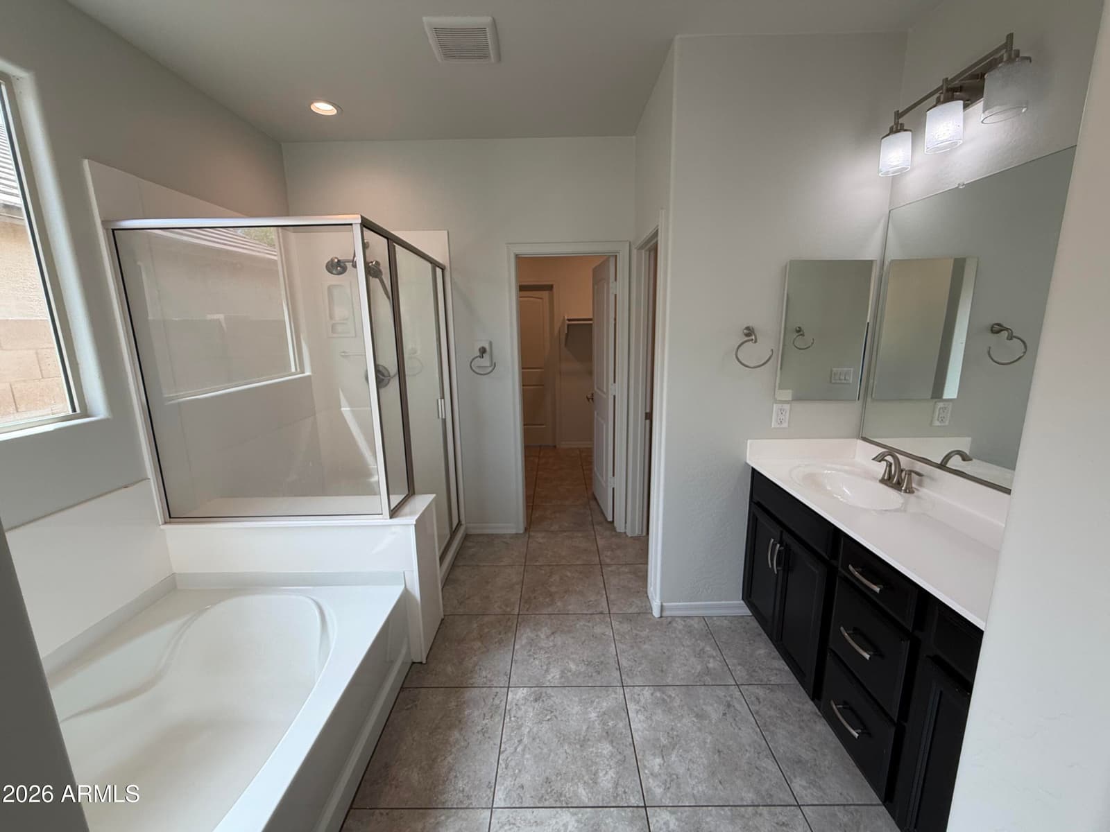 2518 E Fawn Drive, Phoenix, AZ 85042 — photo 4 of 30