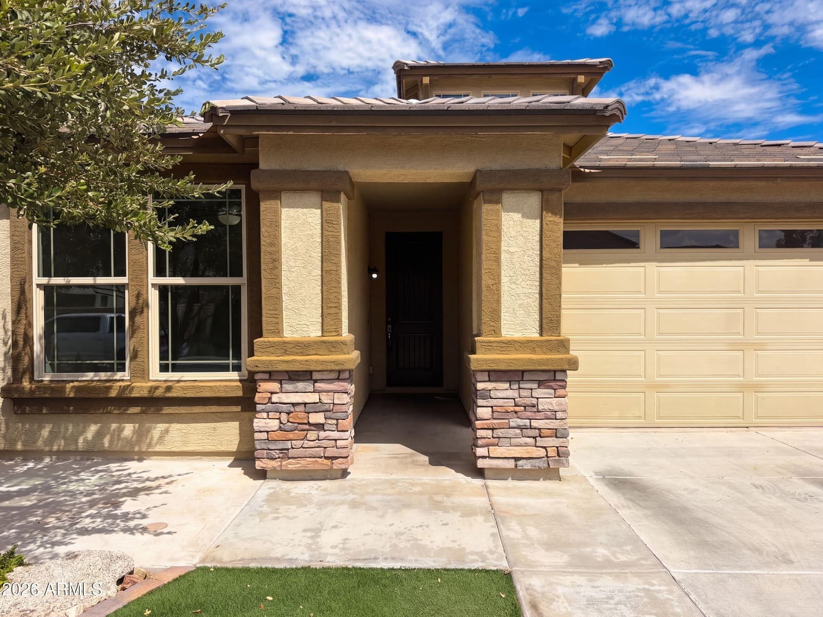 2518 E Fawn Drive, Phoenix, AZ 85042 — photo 6 of 30