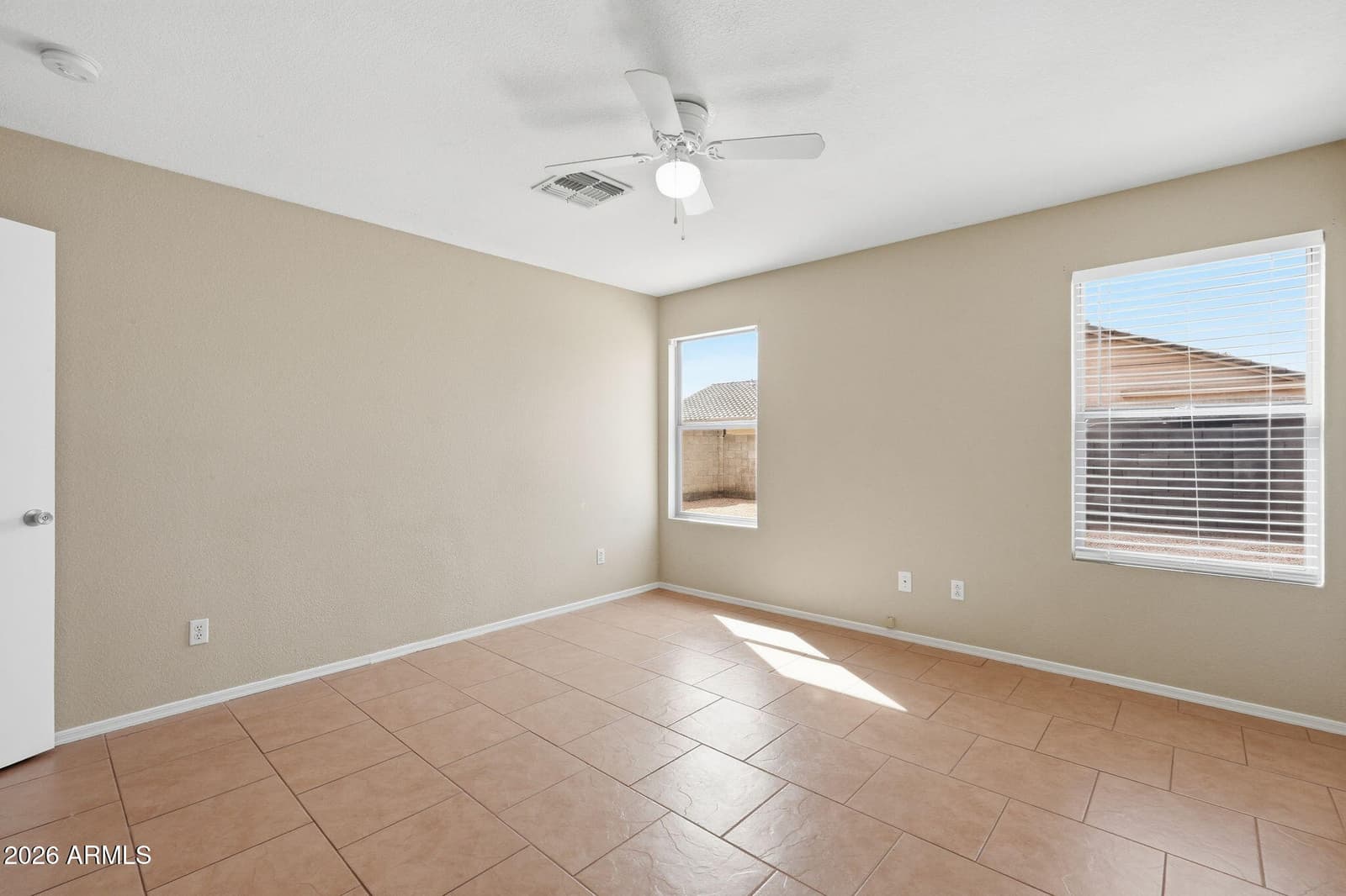 633 W Kingman Loop, Casa Grande, AZ 85122 — photo 8 of 26