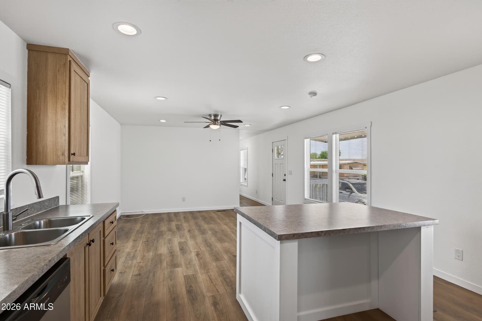 1325 W Silverlake Road 77, Tucson, AZ 85713 — photo 9 of 33
