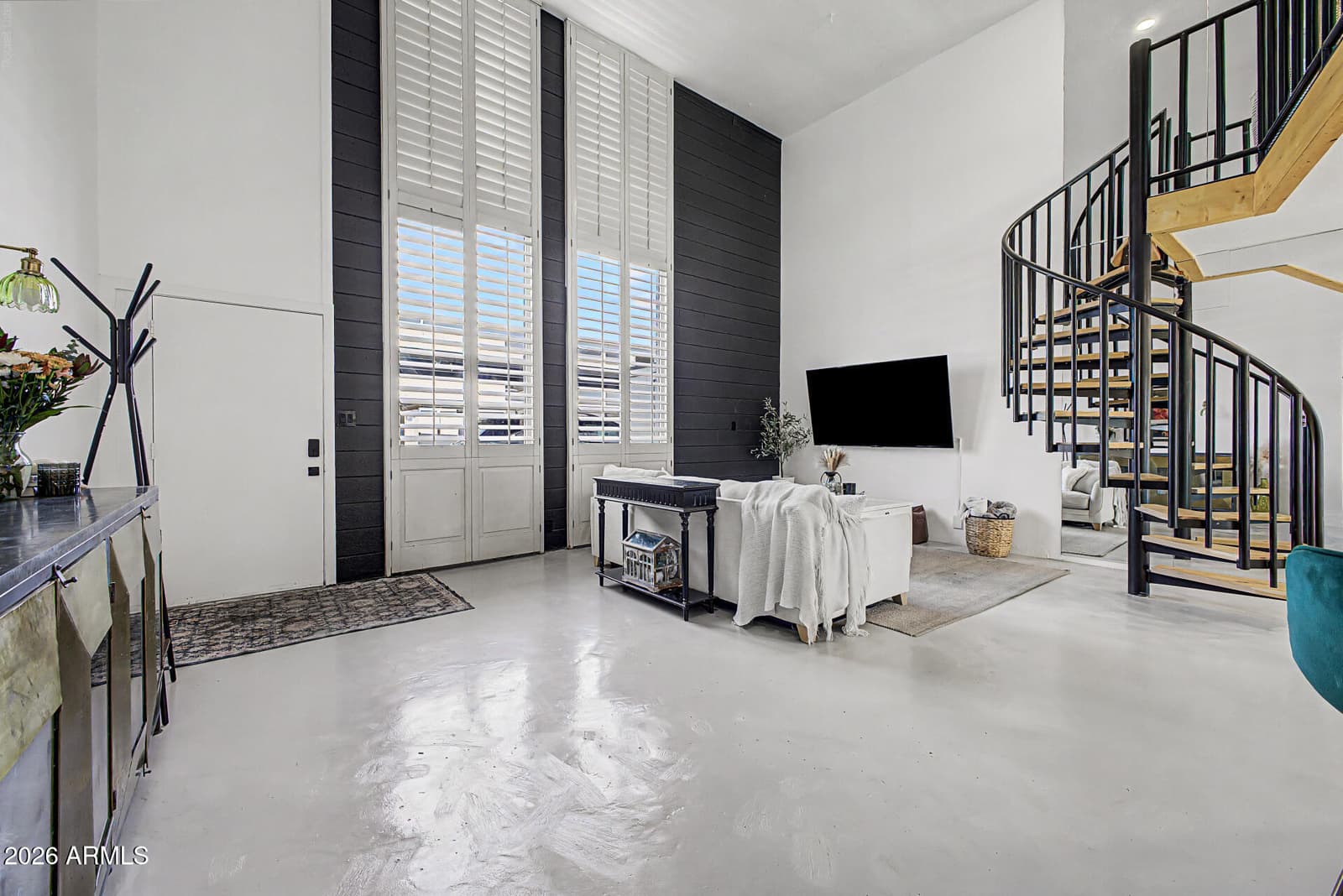 385 W Pierson Street E6, Phoenix, AZ 85013 — photo 1 of 24