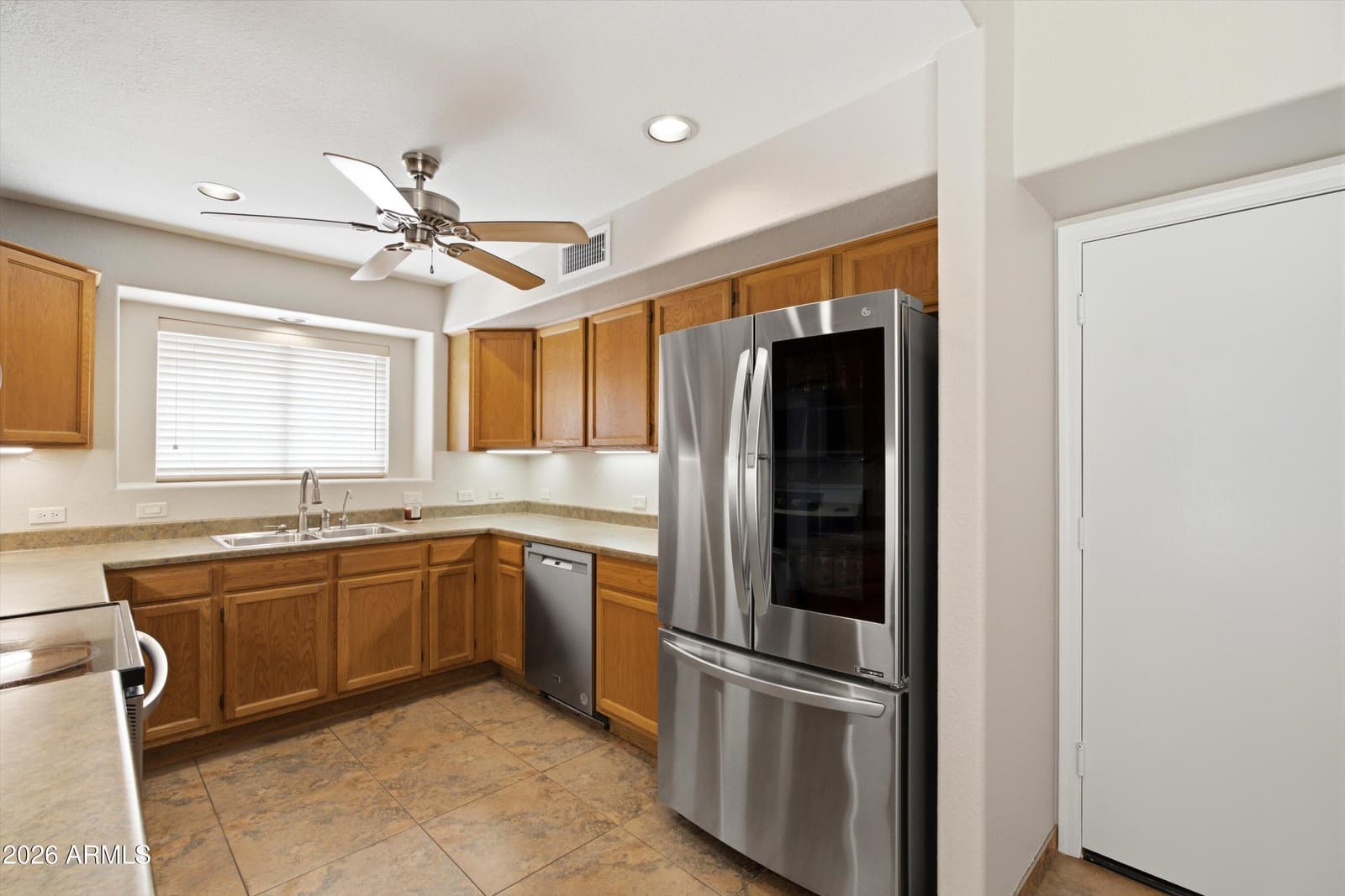 7942 W Paradise Drive, Peoria, AZ 85345 — photo 11 of 50