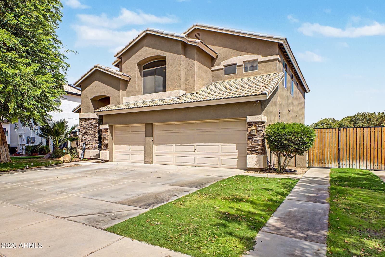 711 N Pheasant Drive, Gilbert, AZ 85234 — photo 1 of 62