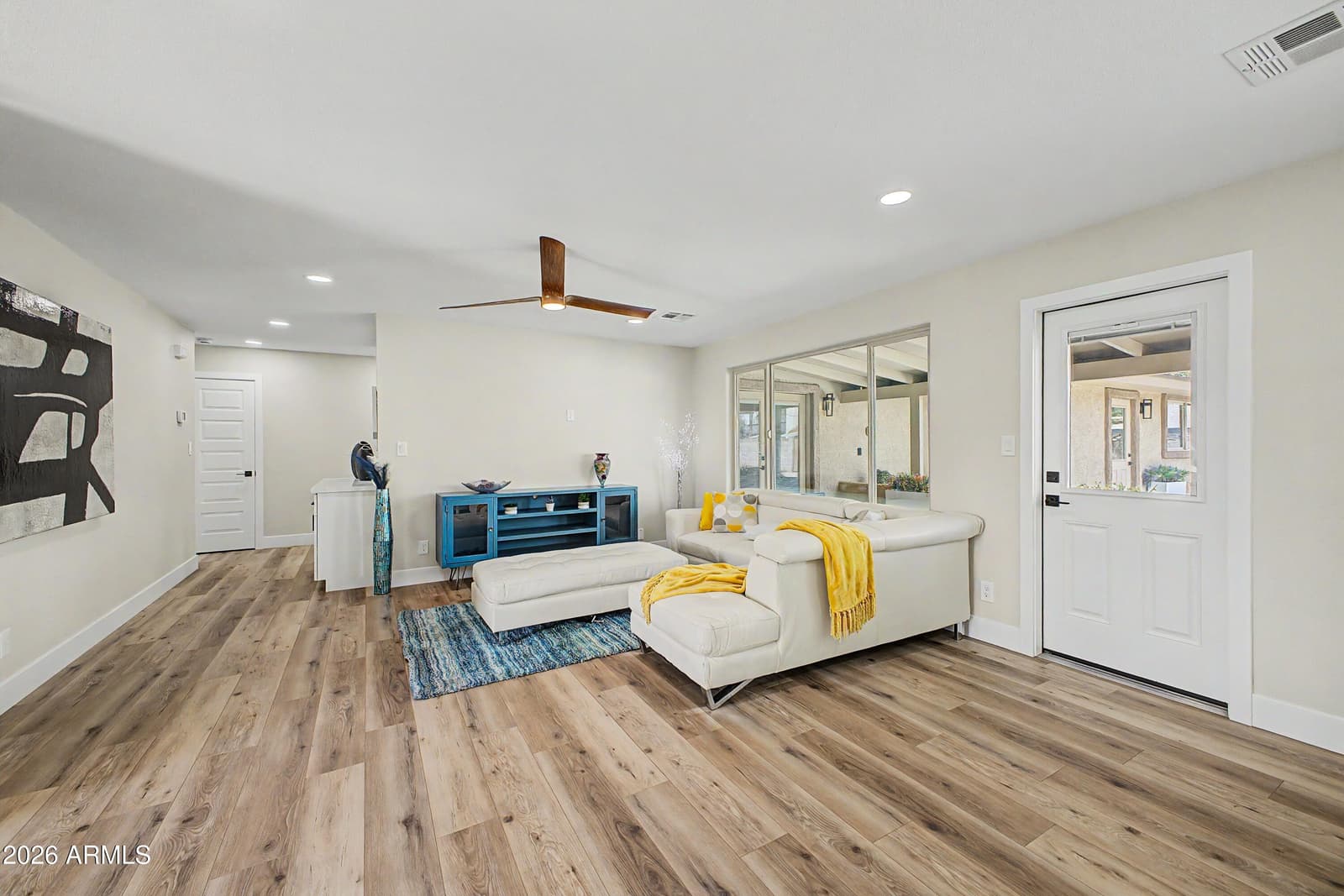 922 E Loyola Drive, Tempe, AZ 85282 — photo 4 of 41