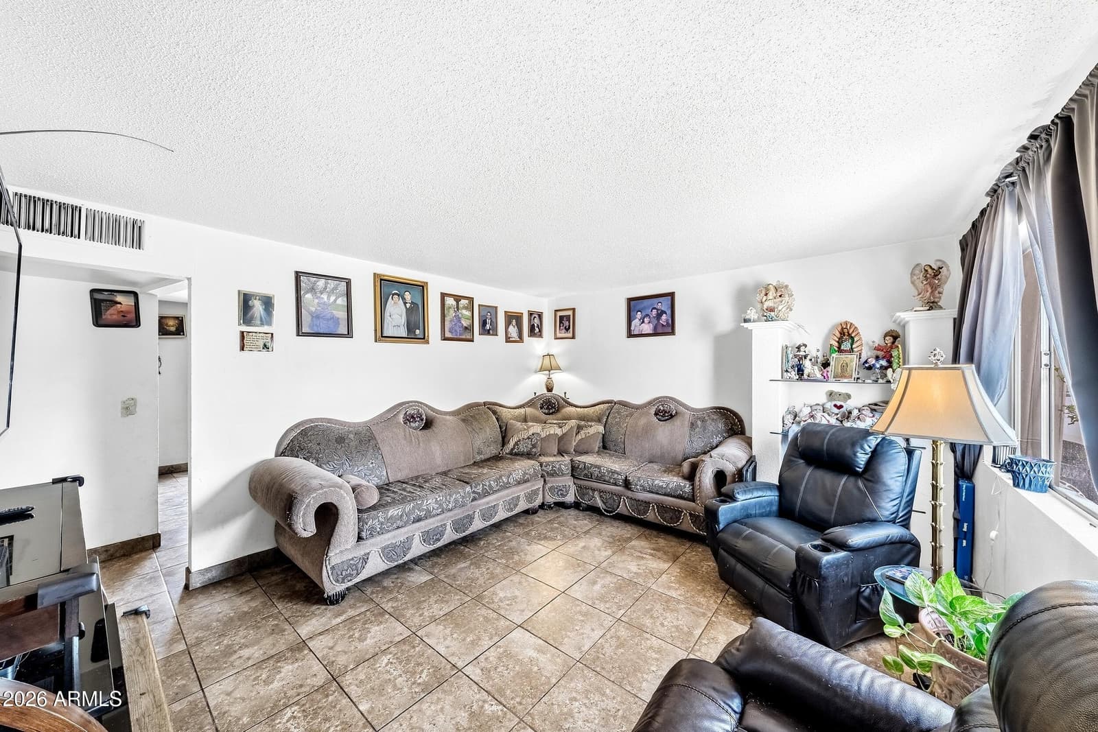 3339 W Corrine Drive, Phoenix, AZ 85029 — photo 9 of 18